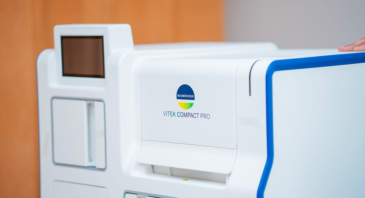 VITEK COMPACT PRO de BIOMERIEUX